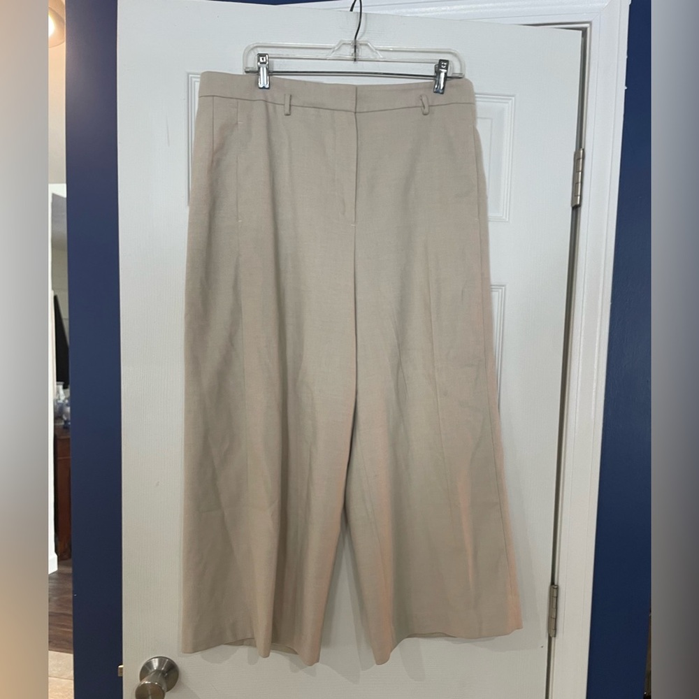 ANN TAYLOR wool blend light weight wide leg cropped pants in tan - size 12